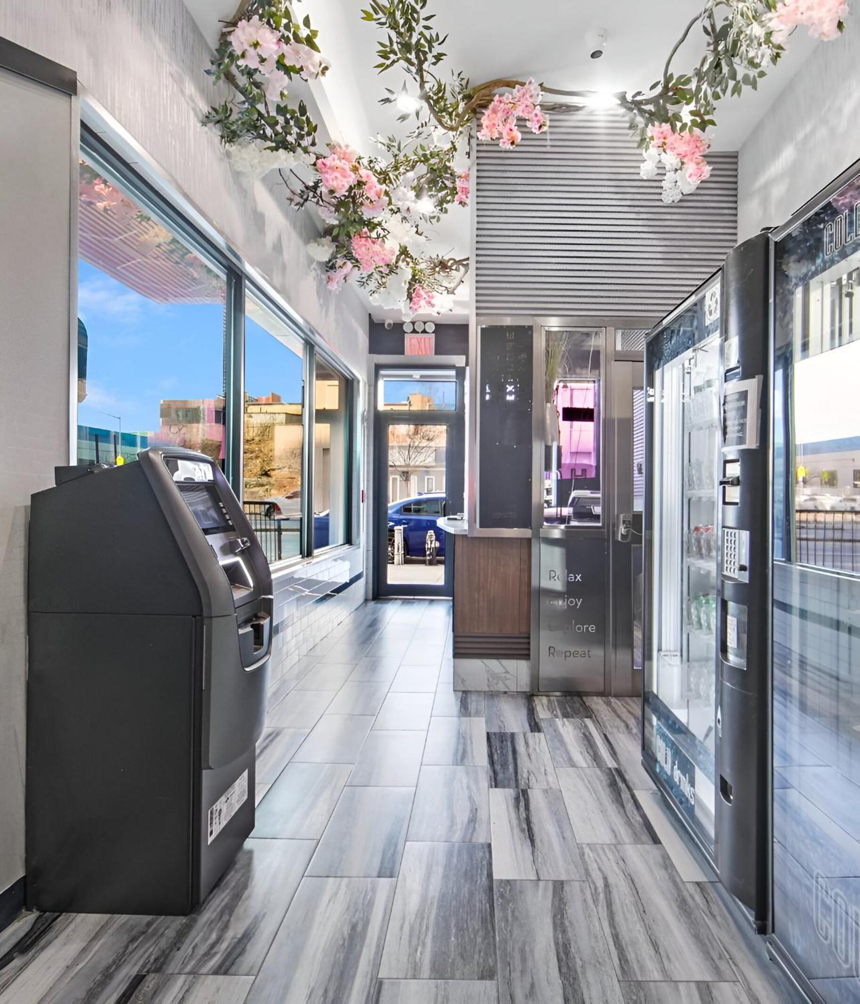 Hotel 365 Bronx - Yankee Stadium New York Bagian luar foto